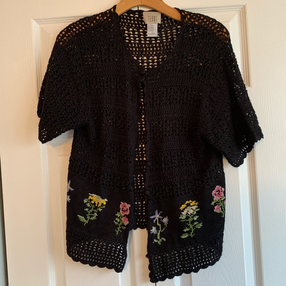 Women’s Black VintageStyle Crochet Floral Cardigan
